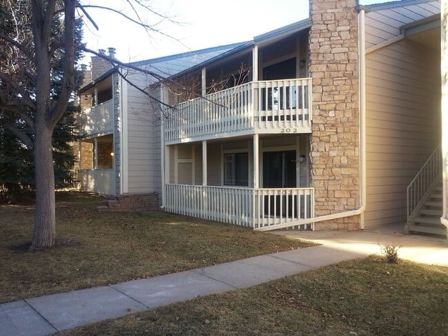 Building Photo - **Leasing Special** Newly renovated 1 Bed/1 Bath Condo near Lowry/Cherry Creek