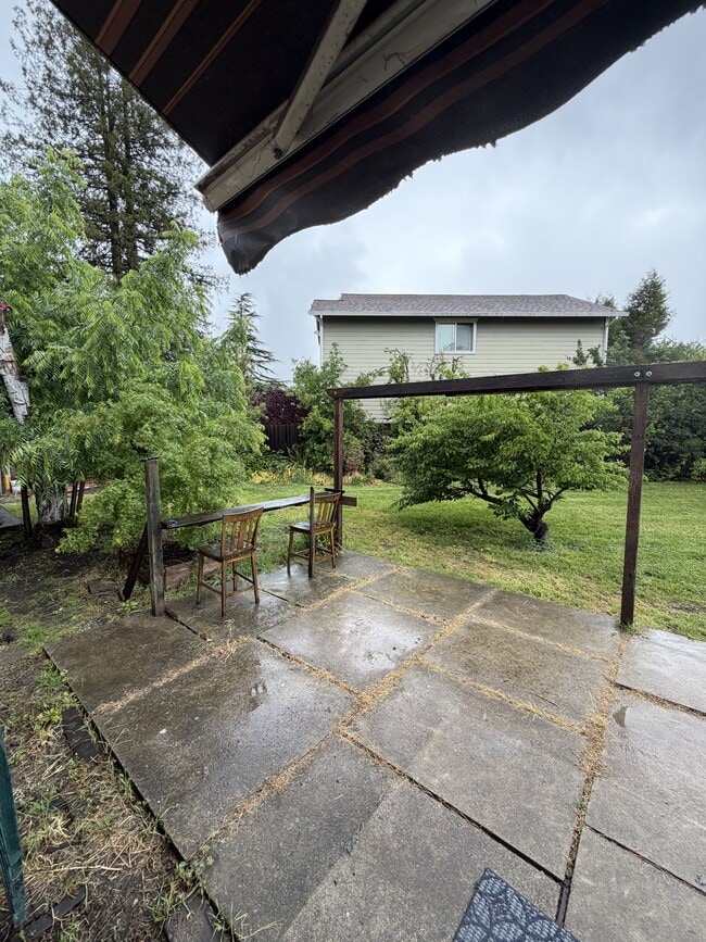 Building Photo - 2409 Pomo Ct