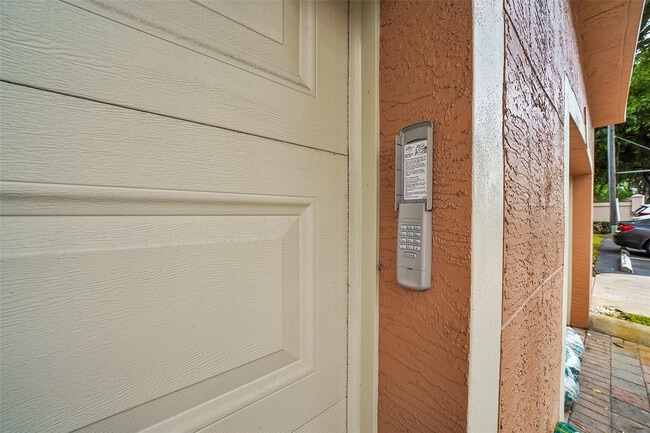 Building Photo - 2021 SE 10th Ave