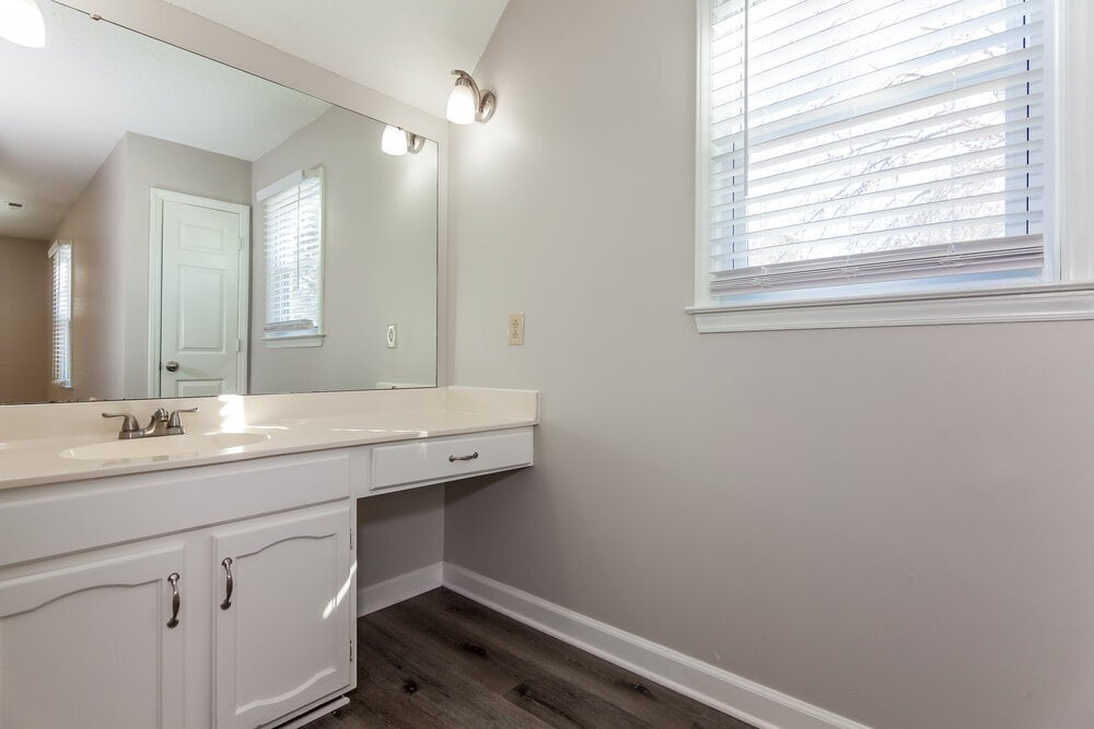 Building Photo - 9313 Fairmead Dr