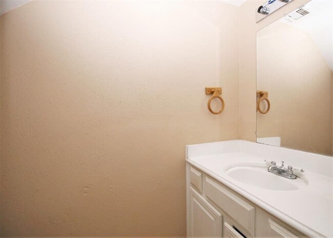 Building Photo - 9204 Campbell Rd