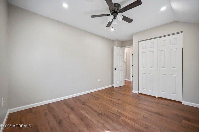 Building Photo - 400 S 1st Ave