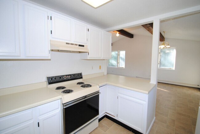 Building Photo - 795 Keeling Rd