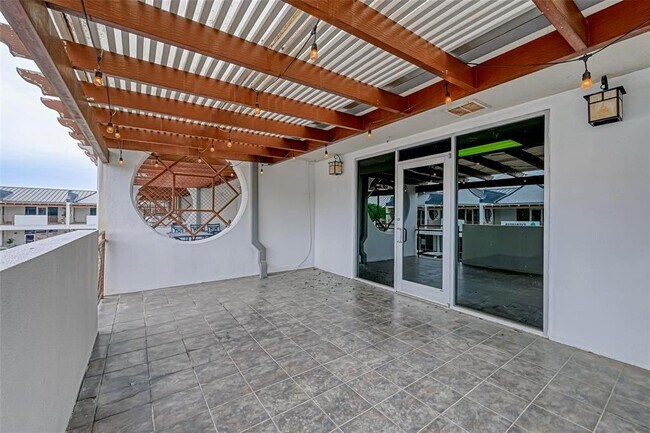 Building Photo - 9788 Clarewood Dr