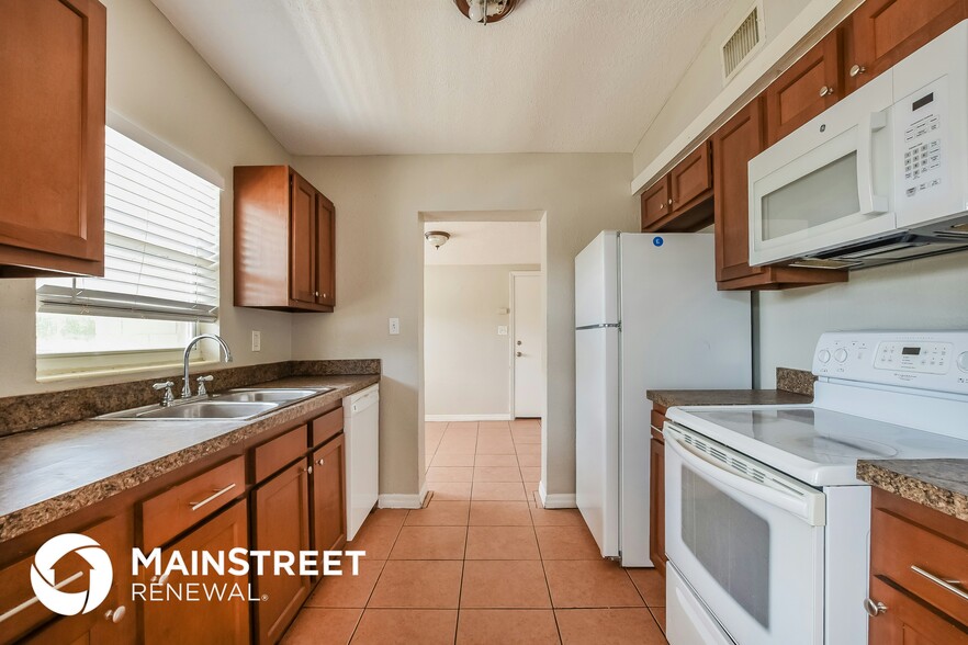 Building Photo - 6143 Bolling Dr