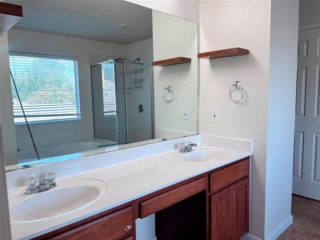 Building Photo - 4116 Meadow Bluff Way