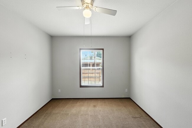 Building Photo - 13 Carlitos Ln