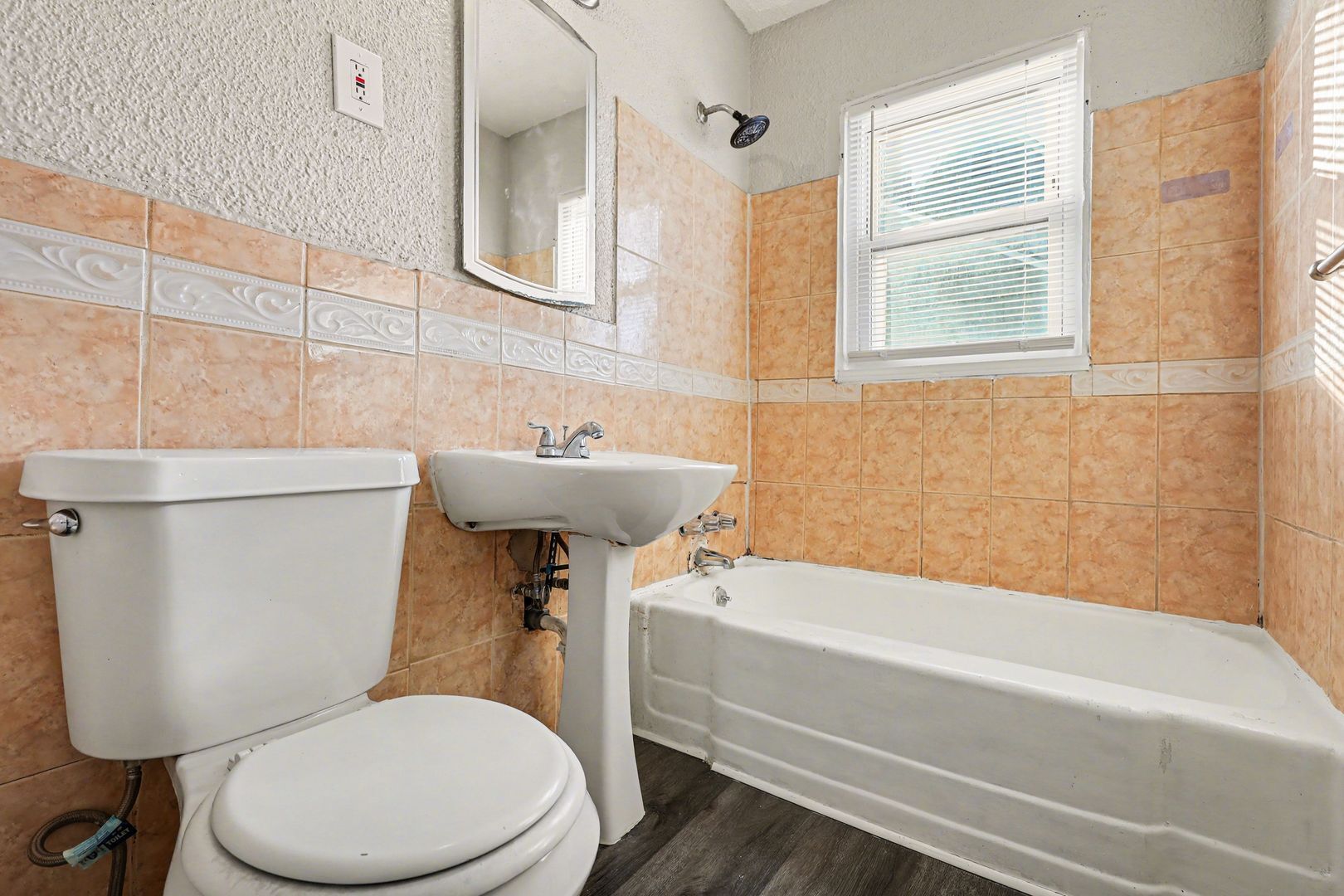 Building Photo - 6230 Agnes Ave