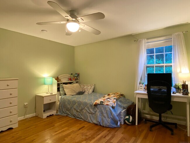 Building Photo - 25 Jade Tree Ln