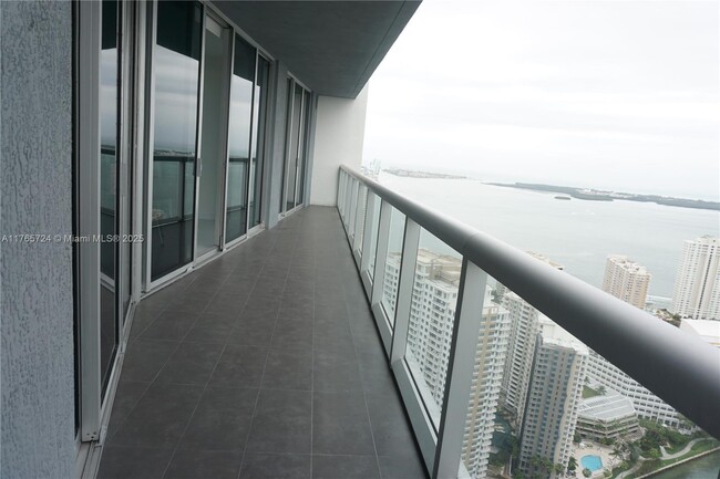 Building Photo - 475 Brickell Ave