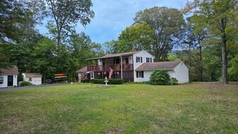 Building Photo - 6 Whitney Dr