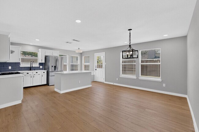 Building Photo - 1410 Thistle Cir