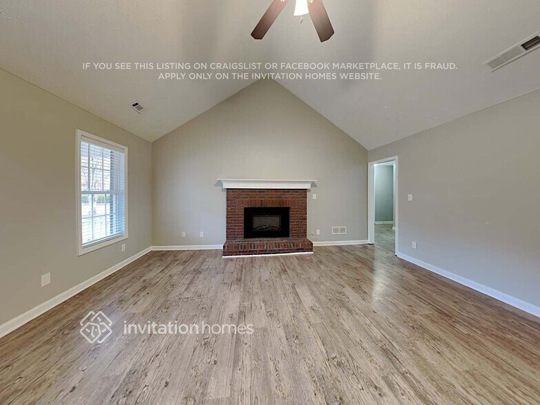 Building Photo - 472 Freedom Dr
