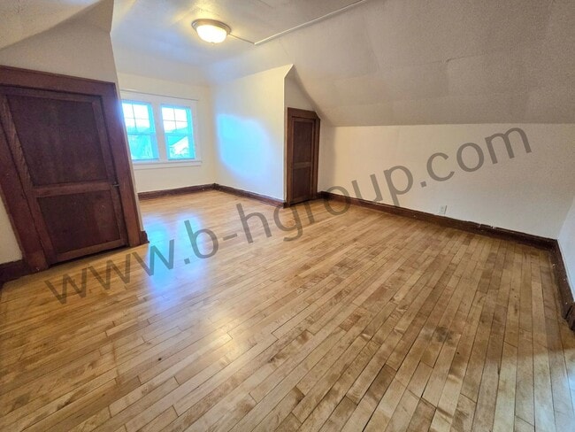 Building Photo - 4808 25th Ave