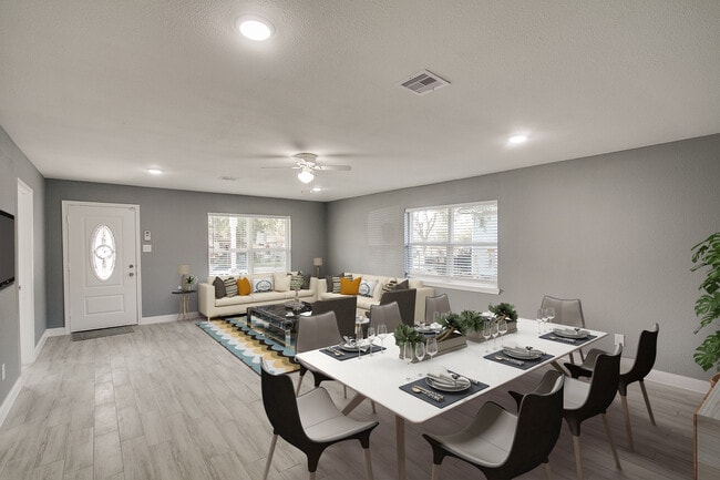 Building Photo - 907 Avenue E