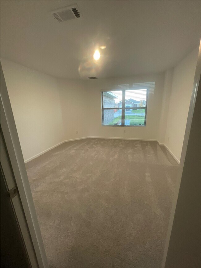 Building Photo - 21042 Longeni Dr