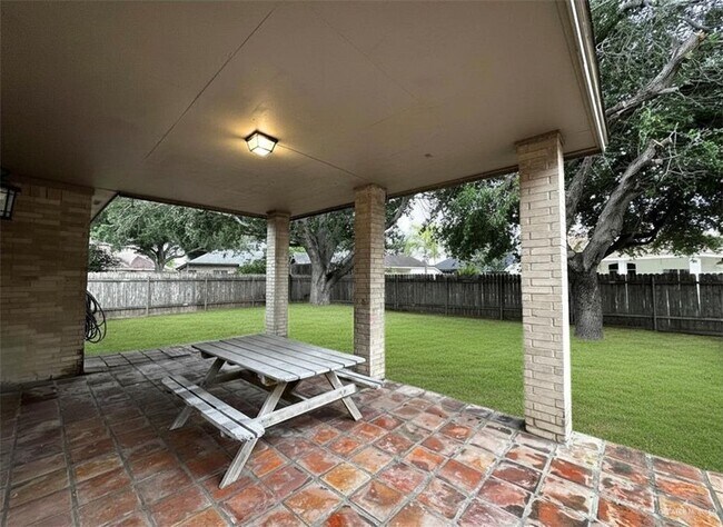 Building Photo - 19 N 47th St