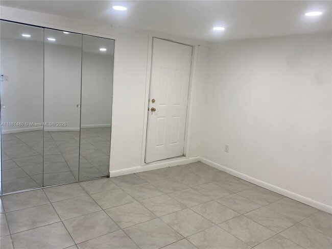 Building Photo - 2920 SW 79th Ave