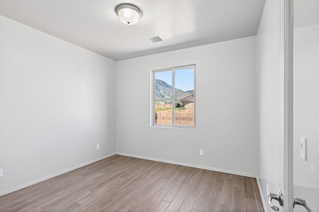 Building Photo - King Ranch