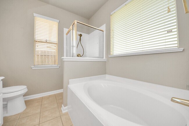 Building Photo - 21738 Sierra Long Dr
