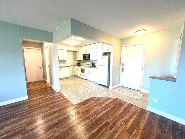 Building Photo - 2218 S Goebbert Rd