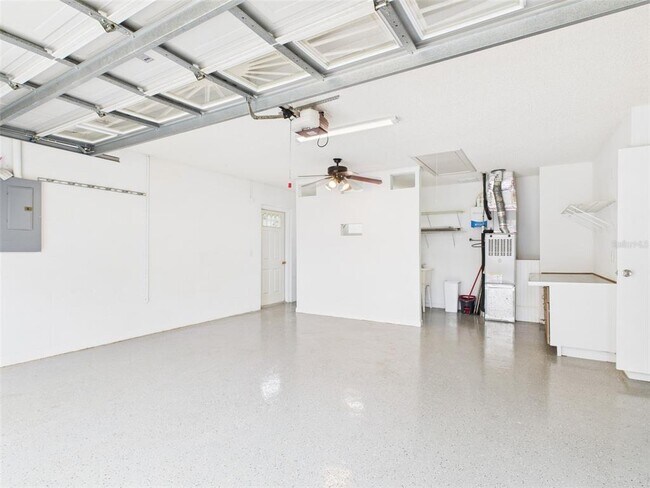 Building Photo - 9679 SW 99th Ave