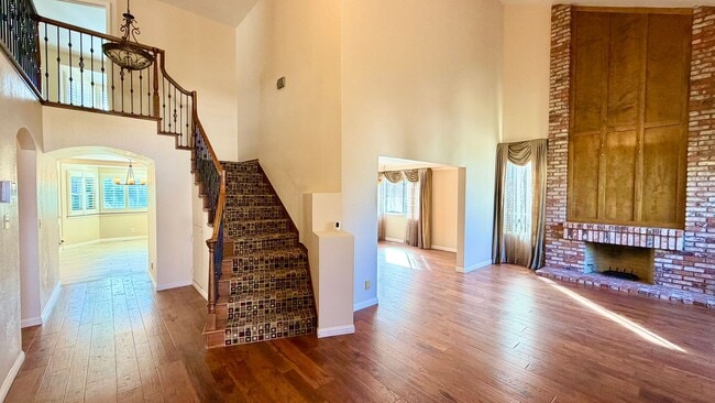 Building Photo - Beautiful 4 Bed 3 Bath + Huge Bonus Room A...