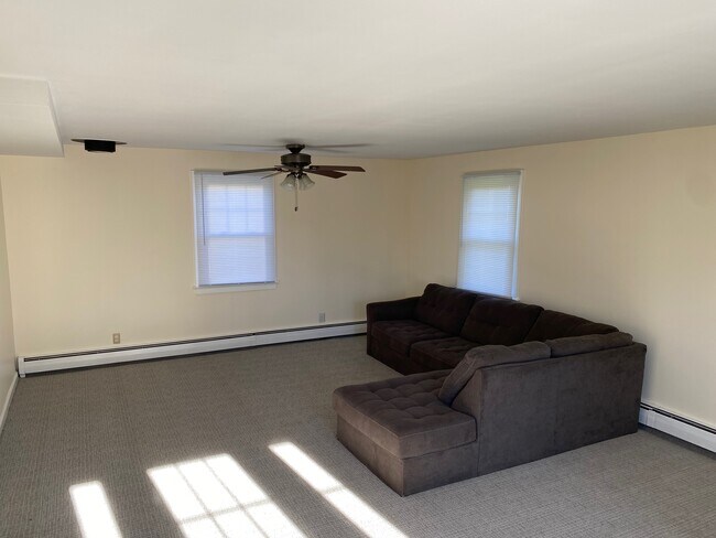 Building Photo - 266 Maple Tree Hill Rd