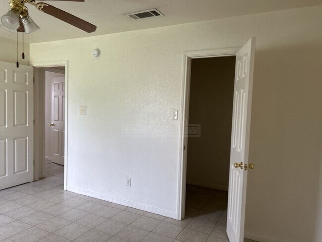 Building Photo - 2807 Edgefield St