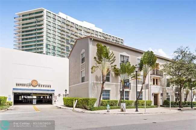 Building Photo - 580 S Sapodilla Ave