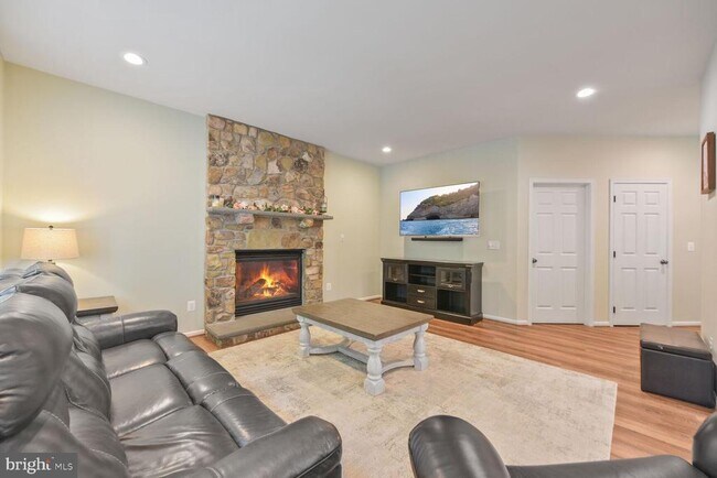 Building Photo - 5907 Tulloch Spring Ct