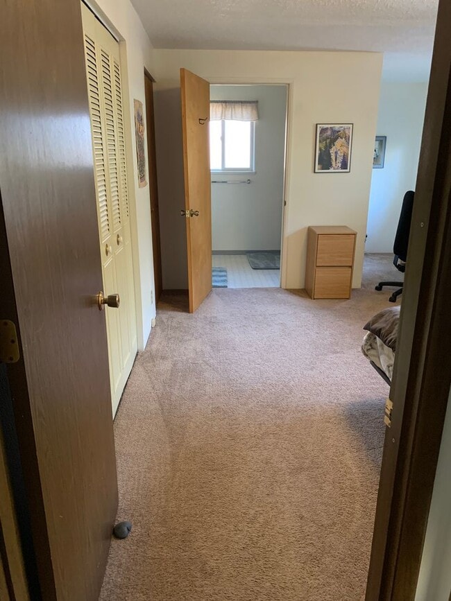 Building Photo - 2-Bedroom 2-Bathroom duplex in Harlow neig...