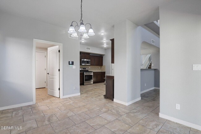 Building Photo - 363 Duskwood St