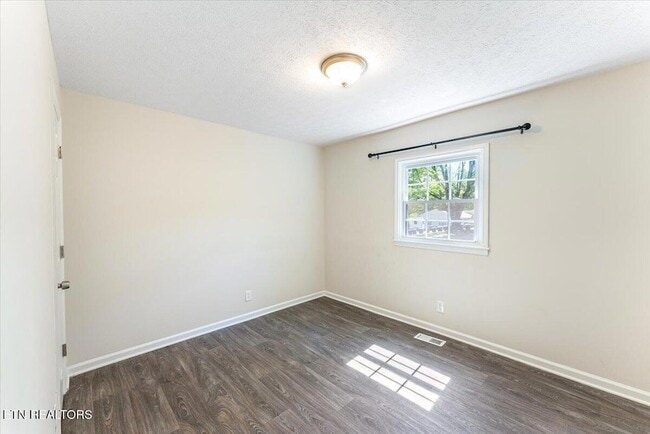 Building Photo - 158 Hamilton Cir