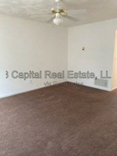 Building Photo - 6040 Old Collinsville Rd