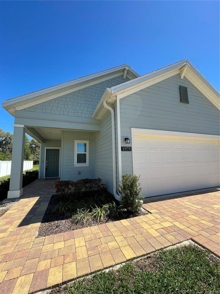 Building Photo - 1979 NW 44th Court Rd