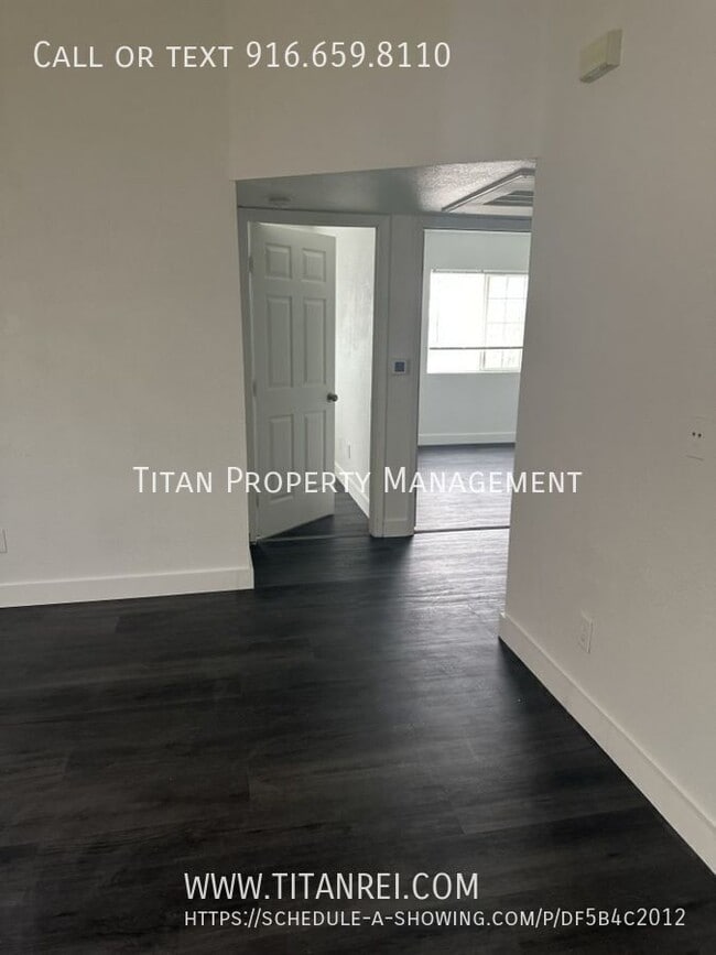 Building Photo - 3736 Astoria St