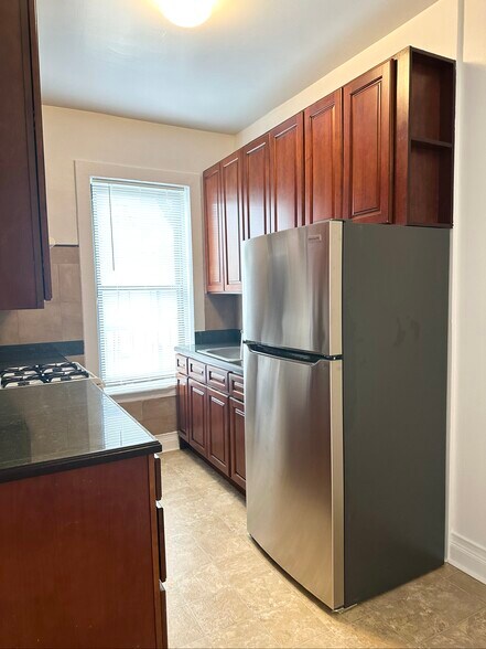Primary Photo - 3086 29th St