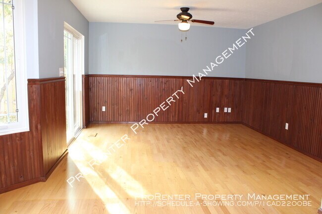 Building Photo - 1530 E Heather Cir