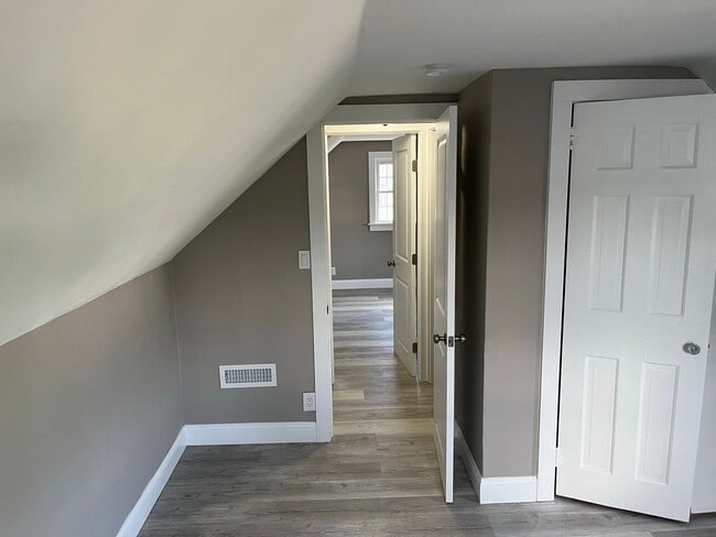 Building Photo - Fully Remodeled Cape Style Home in Manchester, CT