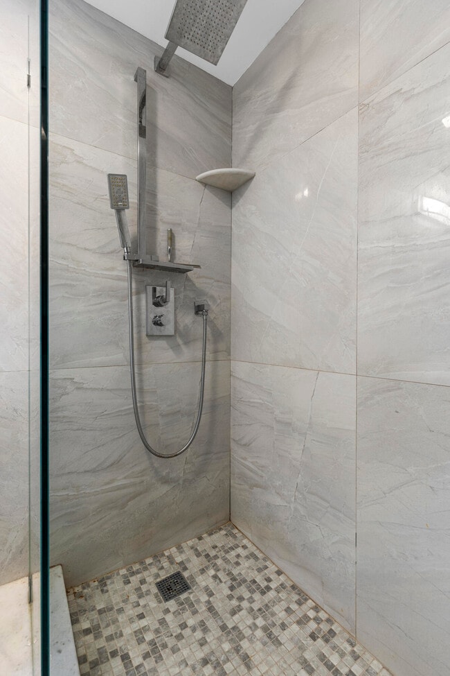 Building Photo - 111 Lake Ave