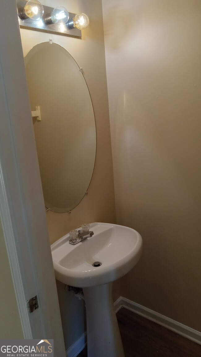 Building Photo - 6075 Camden Forrest Dr