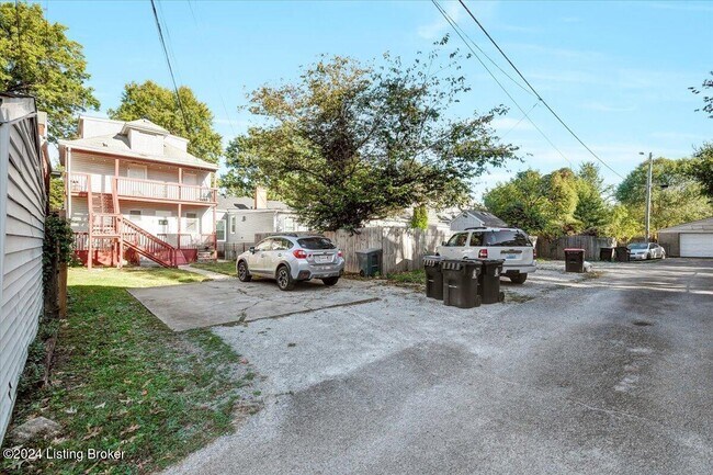 Building Photo - 1802 Deerwood Ave