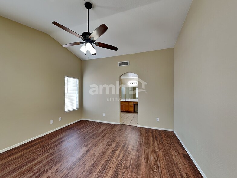 Building Photo - 18078 N 113th Ave