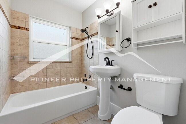 Building Photo - Spacious Home with 2 Kitchens and Central AC