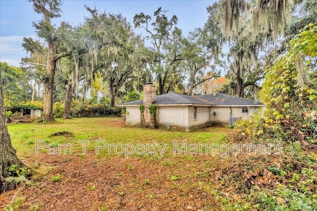 Building Photo - 15 Vineyard Dr