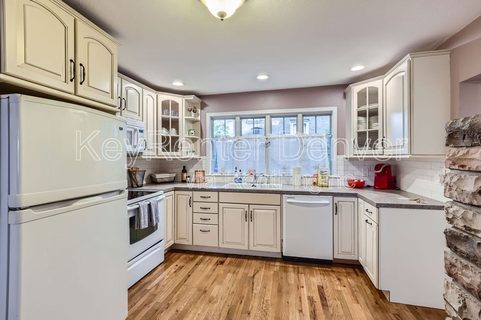 Building Photo - 2062 Glenarm Pl