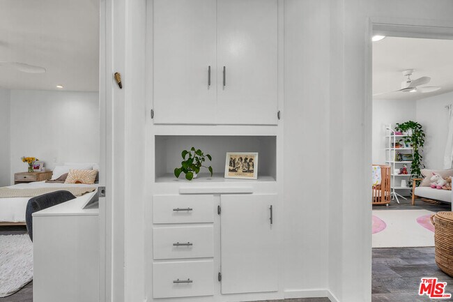 Building Photo - 14238 Dickens St