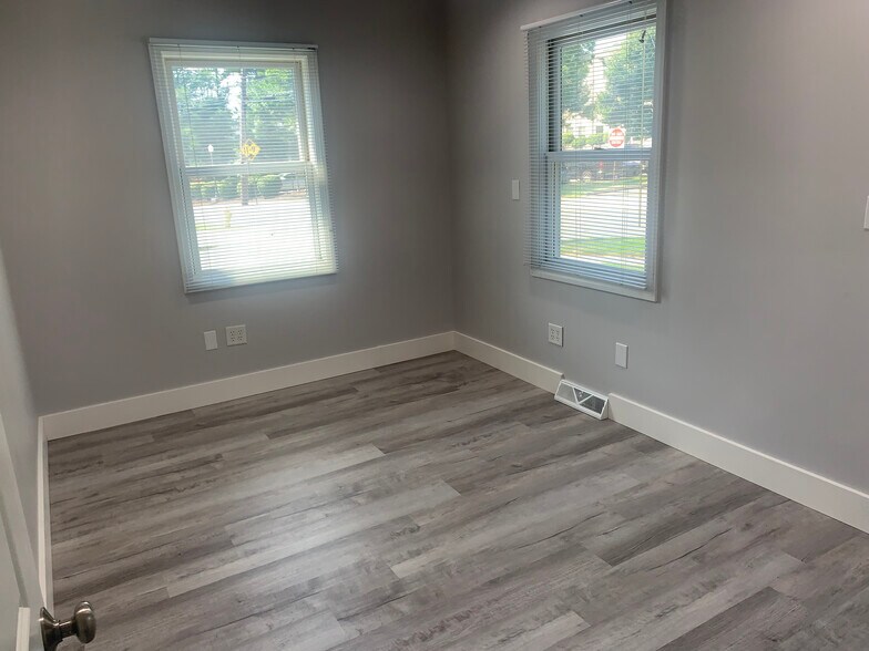 Building Photo - 56 Darina Pl