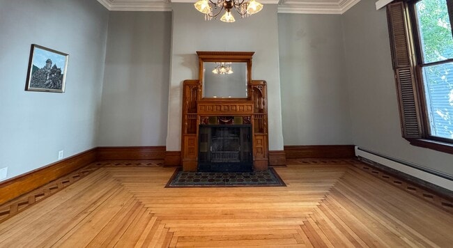 Building Photo - 349 6th Ave S